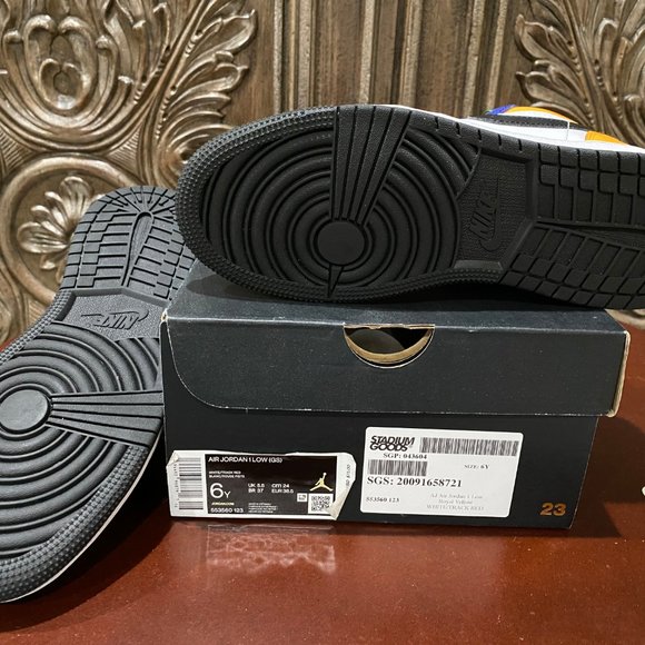 Nike Air Jordan 1 Low (GS) Royal Yellow - Youth 6/Women's 7.5/Men's 6 - Picture 10 of 12